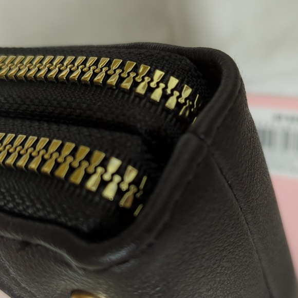 Juicy Couture Pink Wallet - Picture 7 of 13